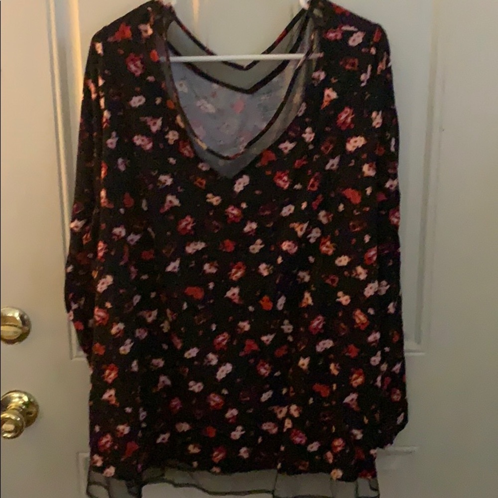 Long sleeve top with mesh at top and bottom
